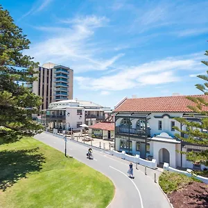 Seawall Aparthotel