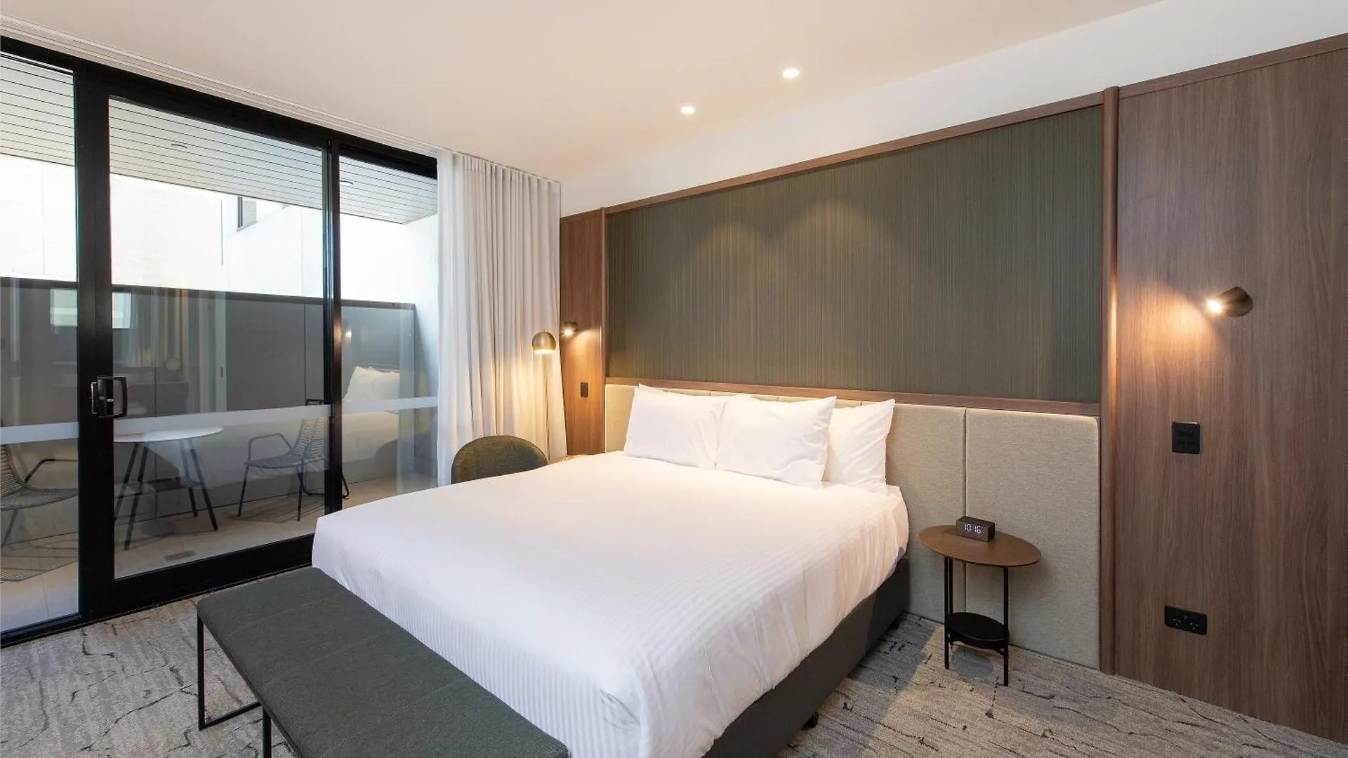 The George Hotel Adelaide 4*,
